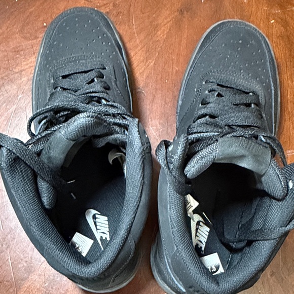 Nike Men's Black High-Top Sneakers - Picture 2 of 9